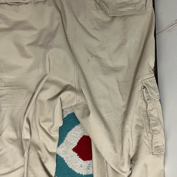 Large Mens Old Navy Broken in Cargo pants size 40 by 32 - Picture 3 of 3